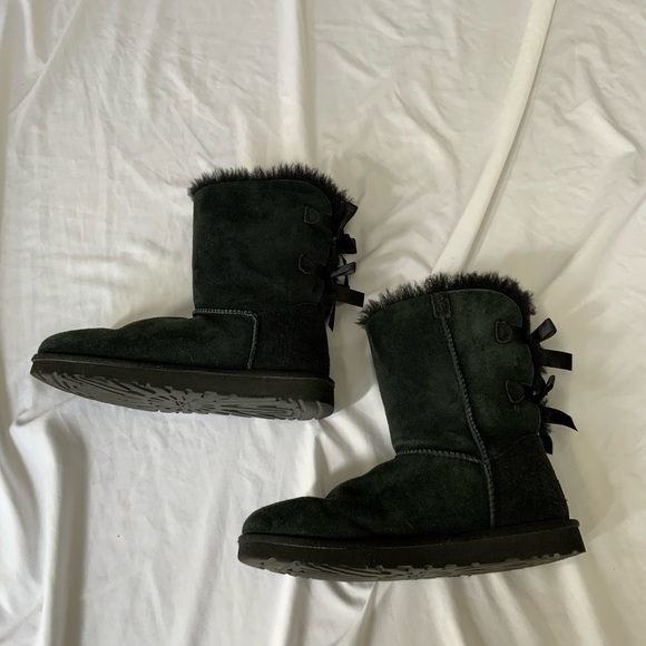 black bow uggs - Picture 2 of 3